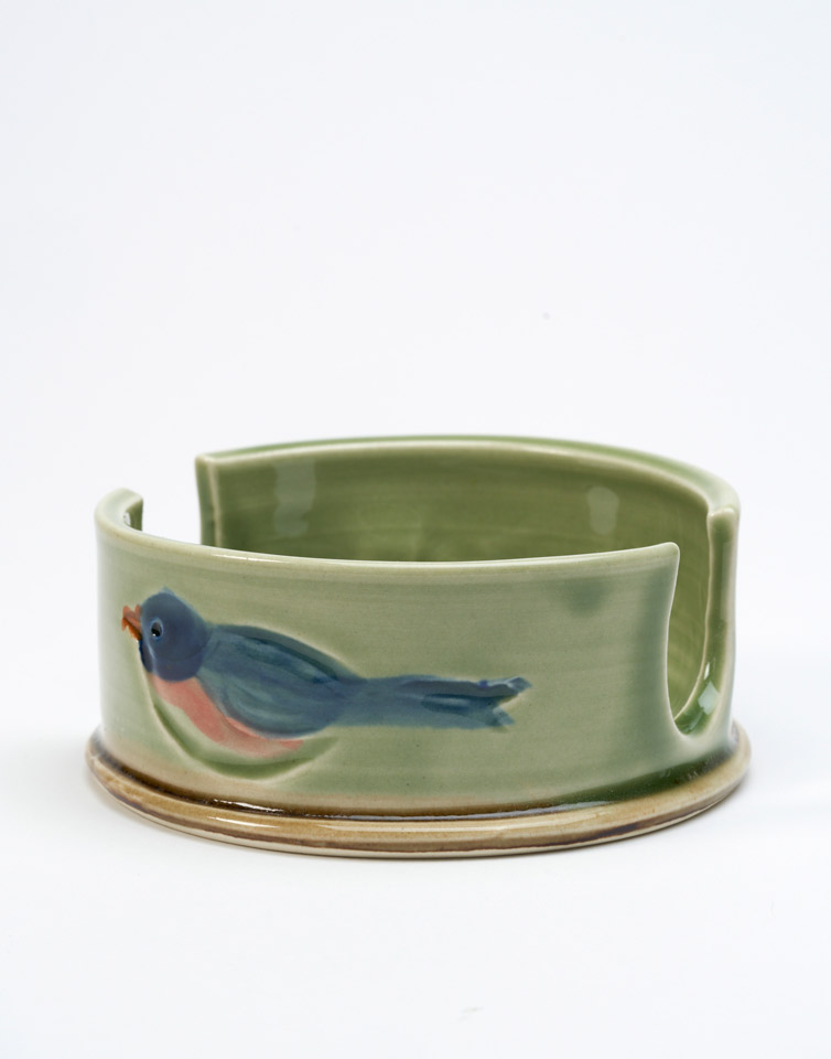 https://www.grovewood.com/wp-content/uploads/2021/03/vicki-gill-stoneware-sponge-holder.jpg