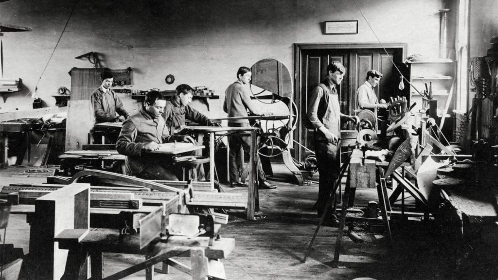 The woodworking shop of Biltmore Estate Industries circa 1905.