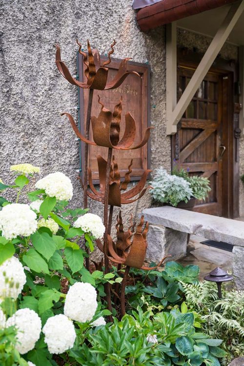 Outdoor flower sculpture by artist Jonathan Bowling.