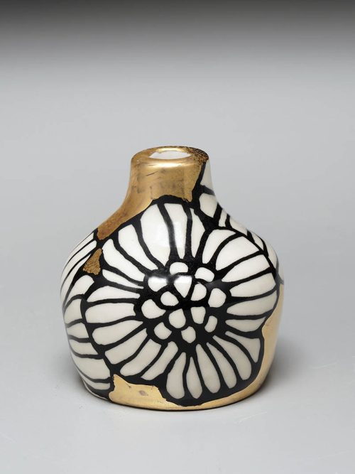 Small flower vase by Hsieh Clay SF.